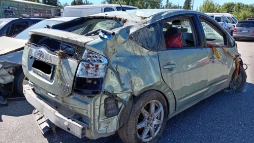 TOYOTA PRIUS